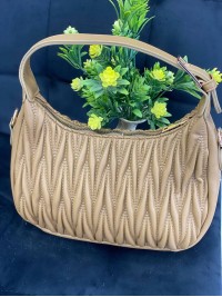 Жіноча сумка-багет із жатої еко-шкіри кавового кольору 32253