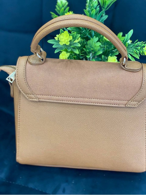 Жіноча класична сумка з еко-шкіри кавового кольору 32259