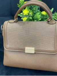 Жіноча класична сумка з еко-шкіри кавового кольору 32259