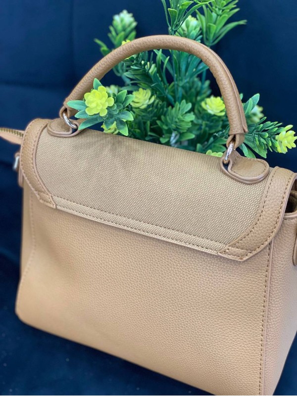 Жіноча класична сумка з еко-шкіри бежевого кольору 32260