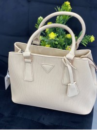 Жіноча базова сумка для роботи з еко-шкіри молочного кольору 32266