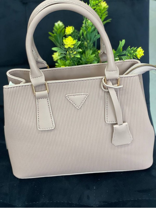 Жіноча базова сумка для роботи з еко-шкіри пудрового кольору 32270