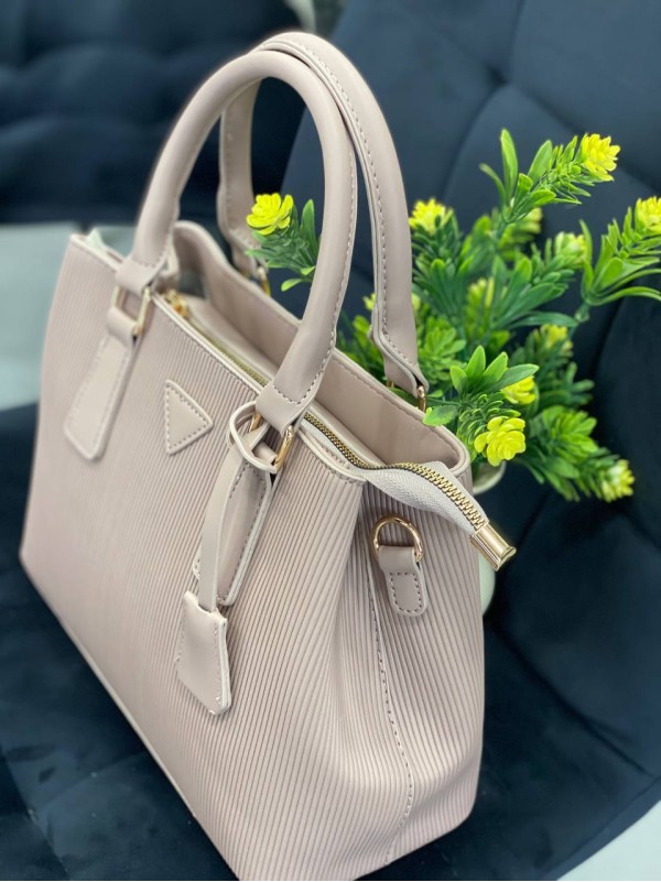 Жіноча базова сумка для роботи з еко-шкіри пудрового кольору 32270