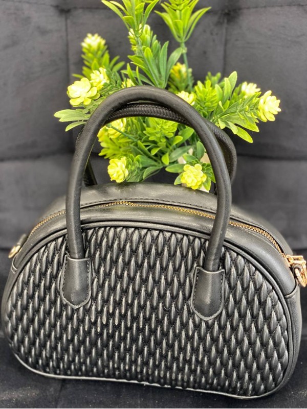 Жіноча сумка крос-боді з еко-шкіри чорного кольору 32272