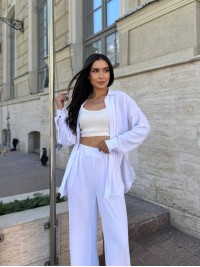 Жіночий легкий прогулянковий костюм молочного кольору 32279