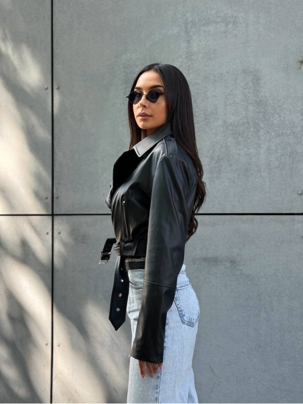 Жіноча косуха з еко-шкіри на підкладці чорного кольору 32310