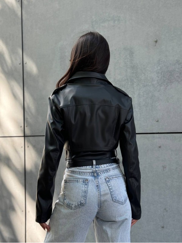 Жіноча косуха з еко-шкіри на підкладці чорного кольору 32310