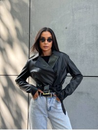 Жіноча косуха з еко-шкіри на підкладці чорного кольору 32310