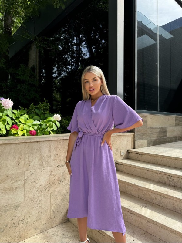Легка сукня на запах із поясом лавандового кольору 32329