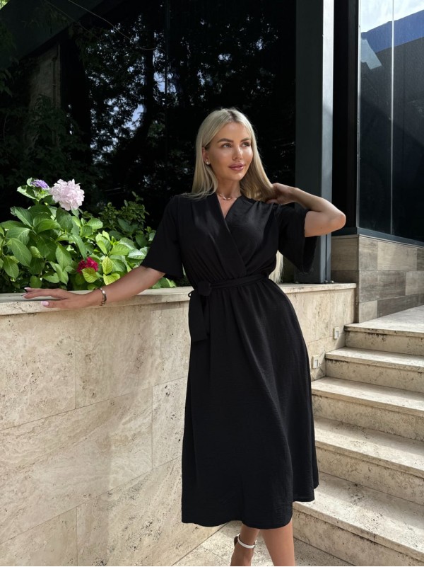 Легка сукня на запах із поясом чорного кольору 32331