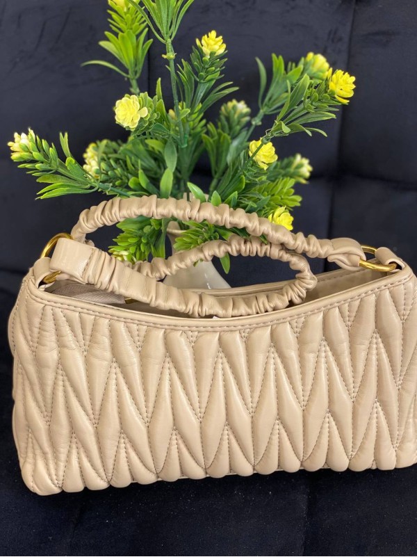 Жіноча сумка-багет із жатої еко-шкіри кавового кольору 32363