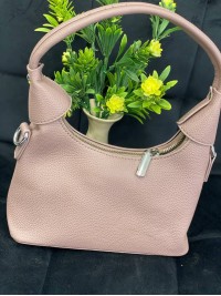 Жіноча сумка-багет з пористої еко-шкіри пудрового кольору 32370