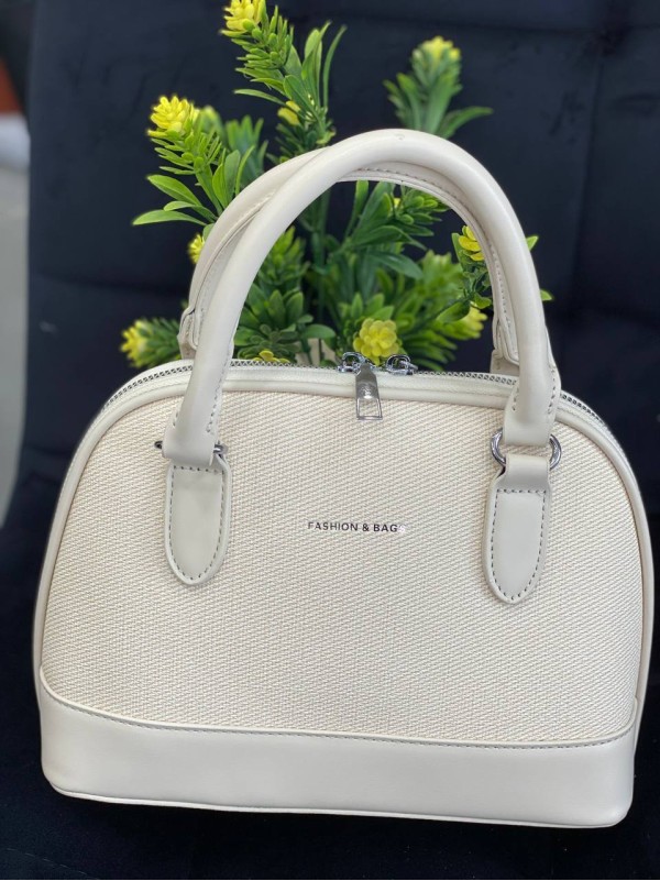 Жіноча маленька комбінована сумка з еко-шкіри молочного кольору 32377