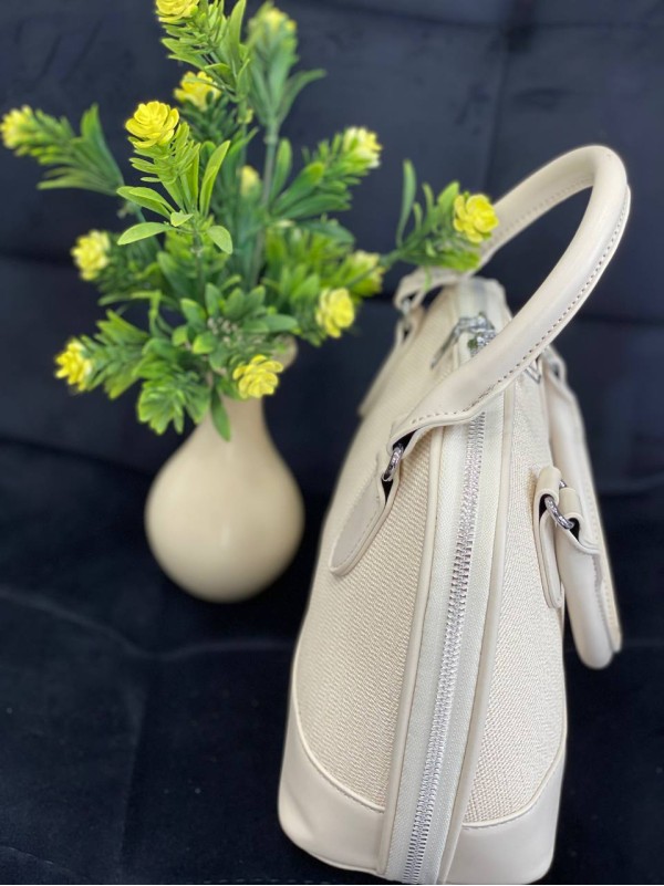 Жіноча маленька комбінована сумка з еко-шкіри молочного кольору 32377