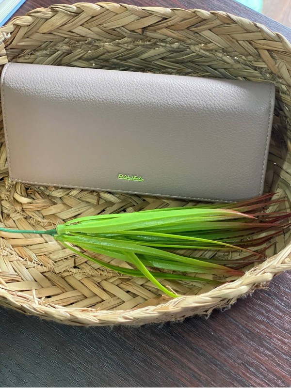 Жіночий гаманець з пористої еко-шкіри бежевого кольору 32384