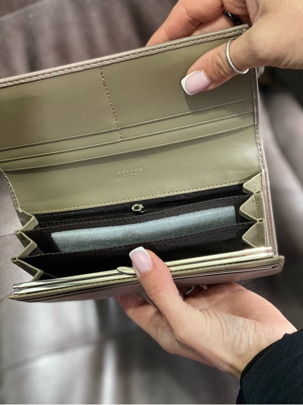 Жіночий гаманець з пористої еко-шкіри бежевого кольору 32384