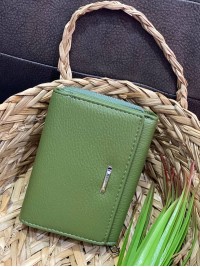 Жіночий компактний гаманець із пористої еко-шкіри зеленого кольору 32389