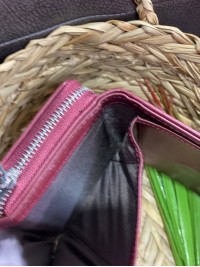 Жіночий компактний гаманець із пористої еко-шкіри бордового кольору 32418