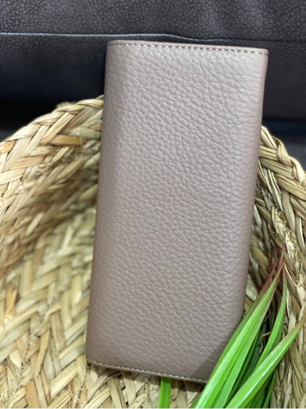 Жіночий гаманець з гладкою еко-шкіри бежевого кольору 32483