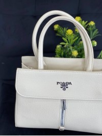 Жіноча компактна сумка з еко-шкіри бiлого кольору 32492