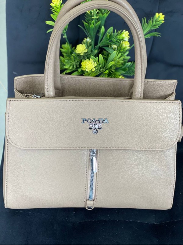 Жіноча компактна сумка з еко-шкіри бежевого кольору 32493