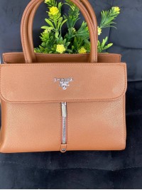 Жіноча компактна сумка з еко-шкіри коричневого кольору 32494