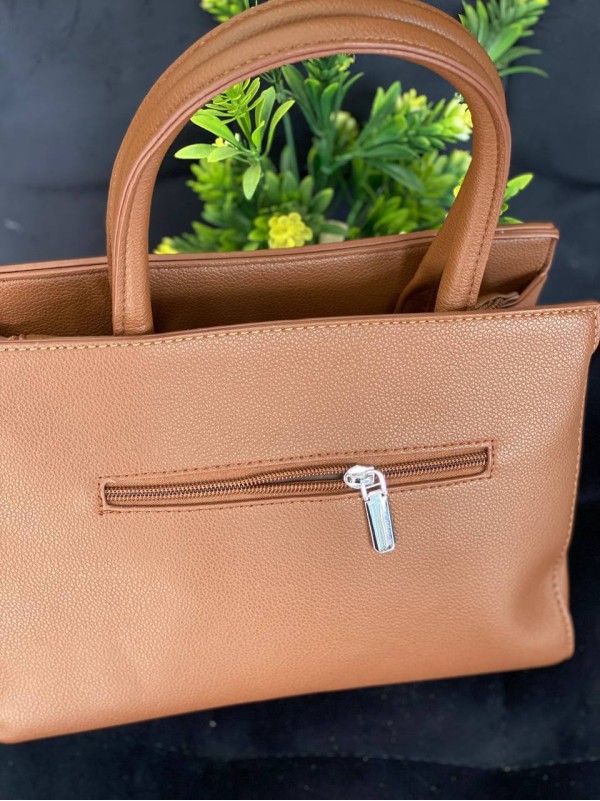 Жіноча компактна сумка з еко-шкіри коричневого кольору 32494