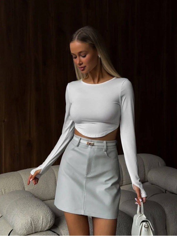 Еластичний жіночий топ із рукавом молочного кольору 32500