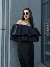 Повітряний жіночий топ із воланами чорного кольору 32502