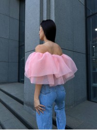 Повітряний жіночий топ із воланами рожевого кольору 32503