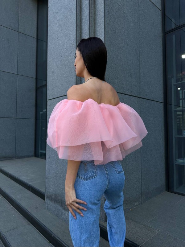 Повітряний жіночий топ із воланами рожевого кольору 32503