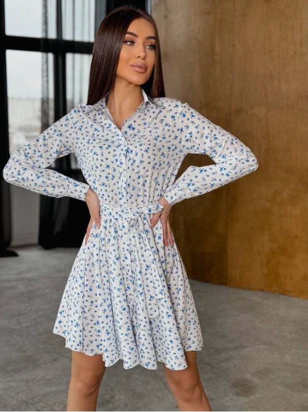 Сукня-сорочка кльош із поясом у квітку молочного кольору 32507