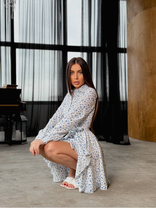 Сукня-сорочка кльош із поясом у квітку молочного кольору 32507