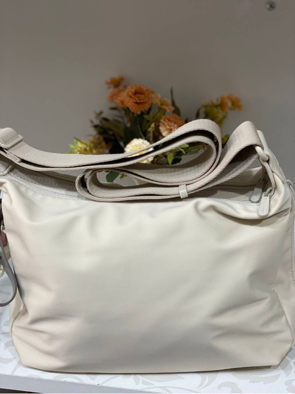 Жіноча повсякденна сумка через плече з еко-шкіри молочного кольору 32512