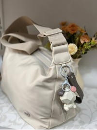 Жіноча повсякденна сумка через плече з еко-шкіри молочного кольору 32512