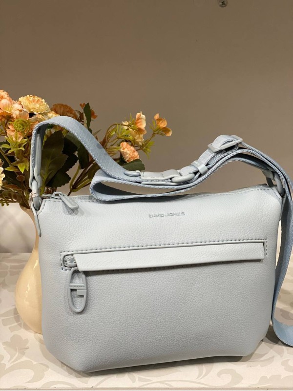 Жіноча базова сумка через плече з еко-шкіри блакитного кольору 32515