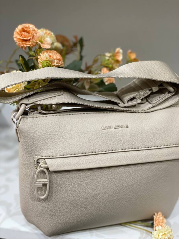 Жіноча базова сумка через плече з еко-шкіри бежевого кольору 32516