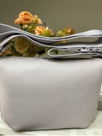 Жіноча базова сумка через плече з еко-шкіри сiрого кольору 32517