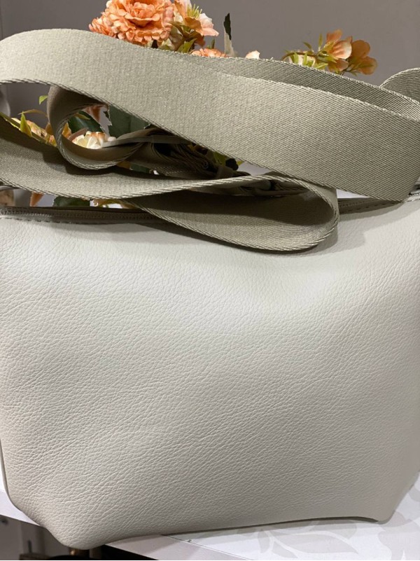 Жіноча базова сумка через плече з еко-шкіри оливкового кольору 32518