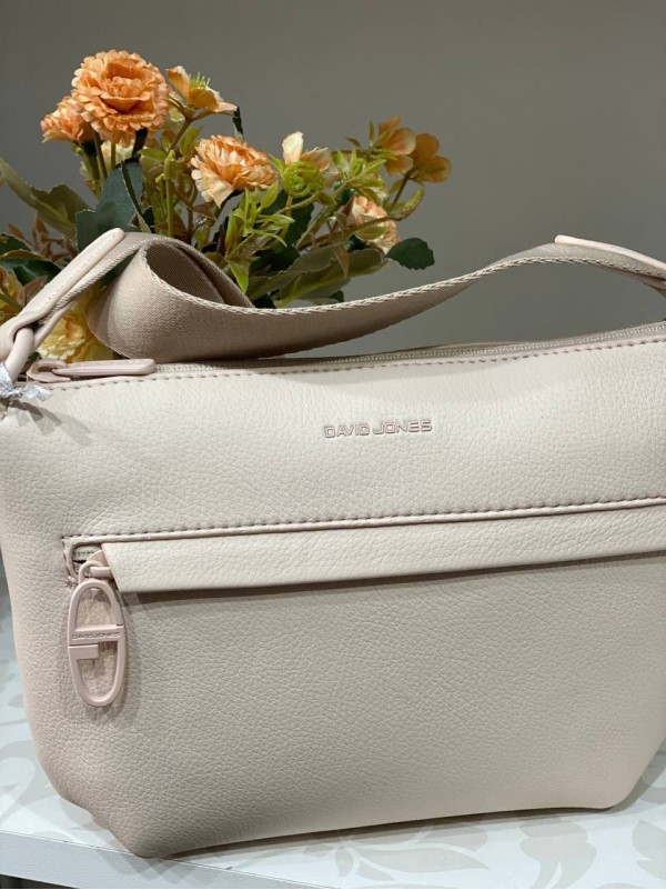 Жіноча базова сумка через плече з еко-шкіри пудрового кольору 32519