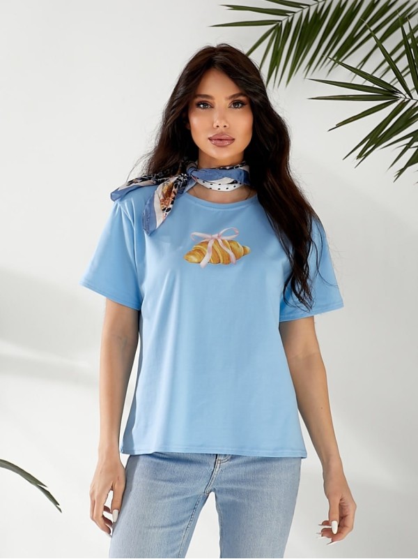 Базова жіноча футболка з малюнком блакитного кольору 32522