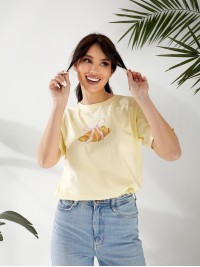 Базова жіноча футболка з малюнком жовтого кольору 32523