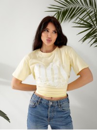 Базова жіноча футболка з написом жовтого кольору 32531