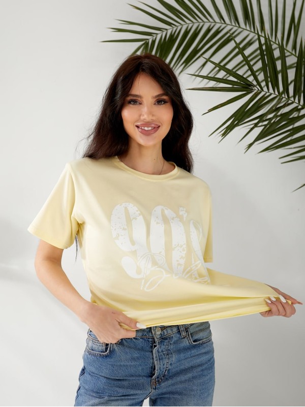 Базова жіноча футболка з написом жовтого кольору 32531