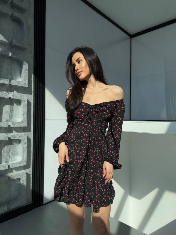 Легка сукня міні на зав'язках у квітку чорного кольору 32539