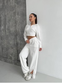 Жіночий легкий спортивний костюм на змійці молочного кольору 32543