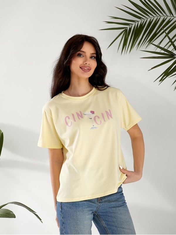Жіноча футболка з малюнком жовтого кольору 32549
