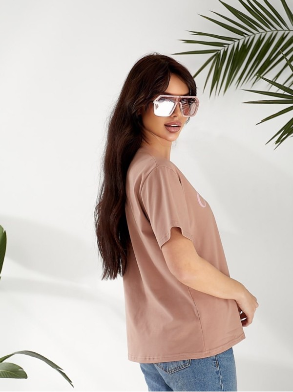 Жіноча футболка з малюнком кавового кольору 32552