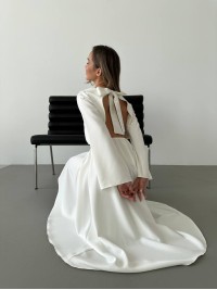 Легка сукня міді з відкритою спинкою молочного кольору 32558