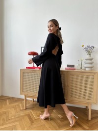 Легка сукня міді з відкритою спинкою чорного кольору 32559